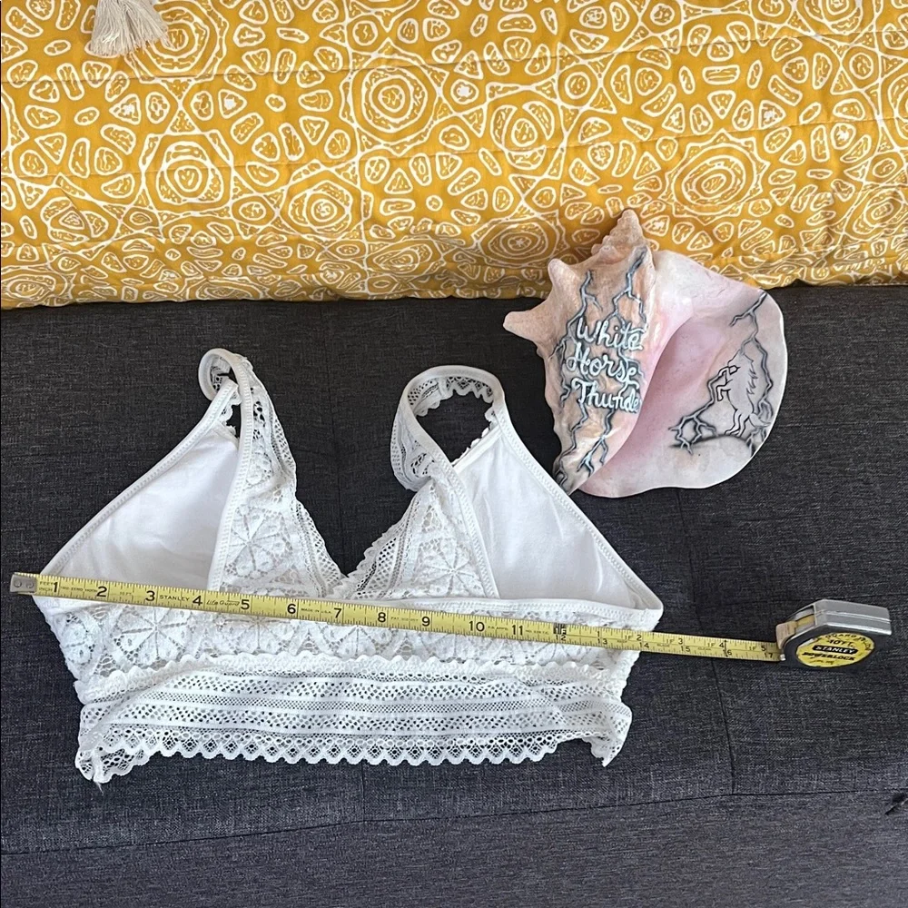 #1495+ Aerie Lace Bralette in White - Picture 3 of 11